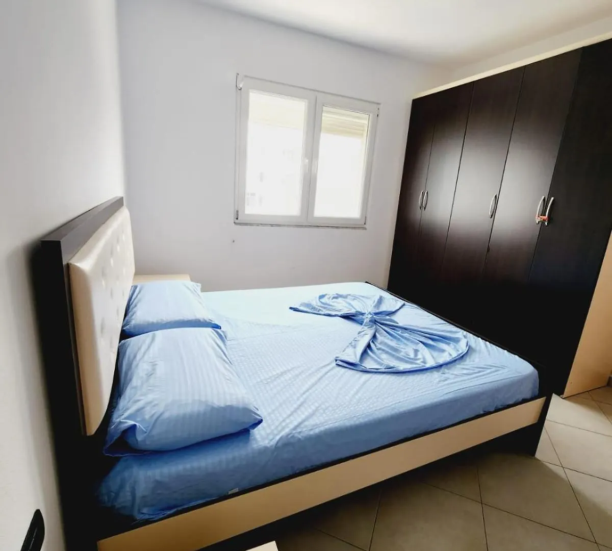 Summer Apartments Shengjin 0*,